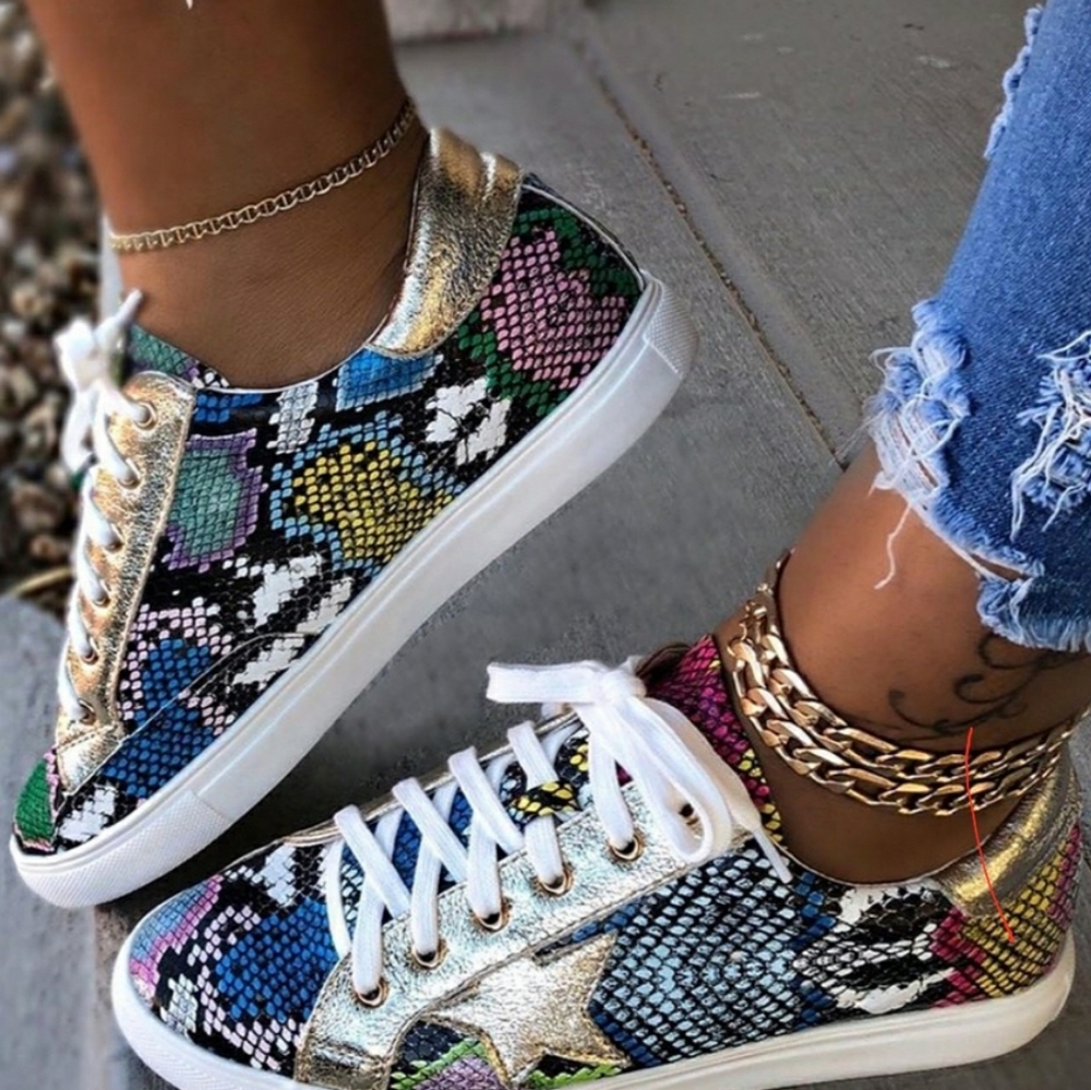 Snakeskin Star Design Lace-Up Sneakers